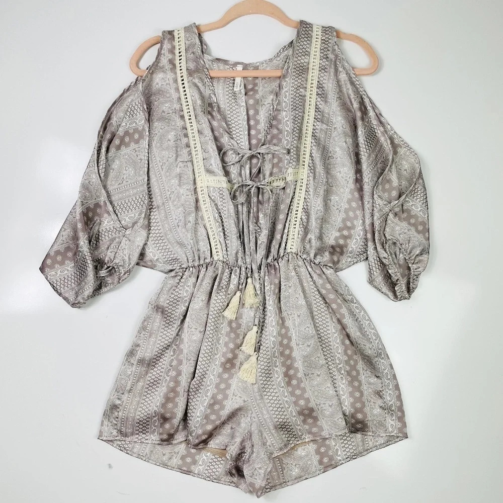 Sage Satin Paisley‎ Nude\Brown Romper Size Small